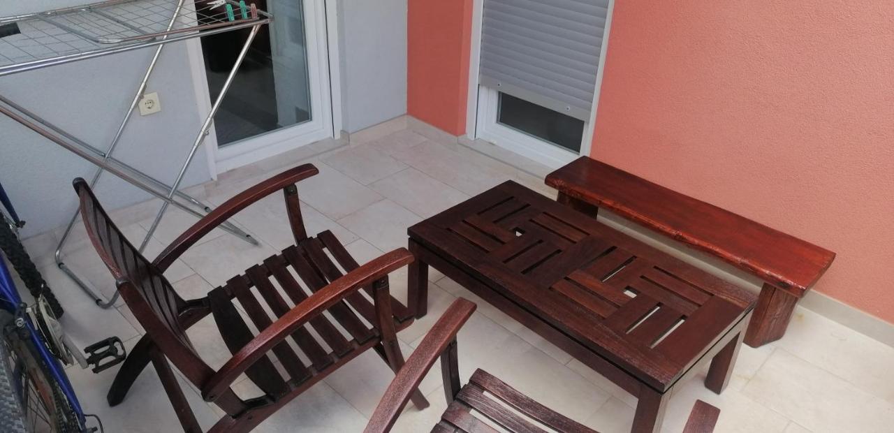 Apartman Novalja Exterior foto
