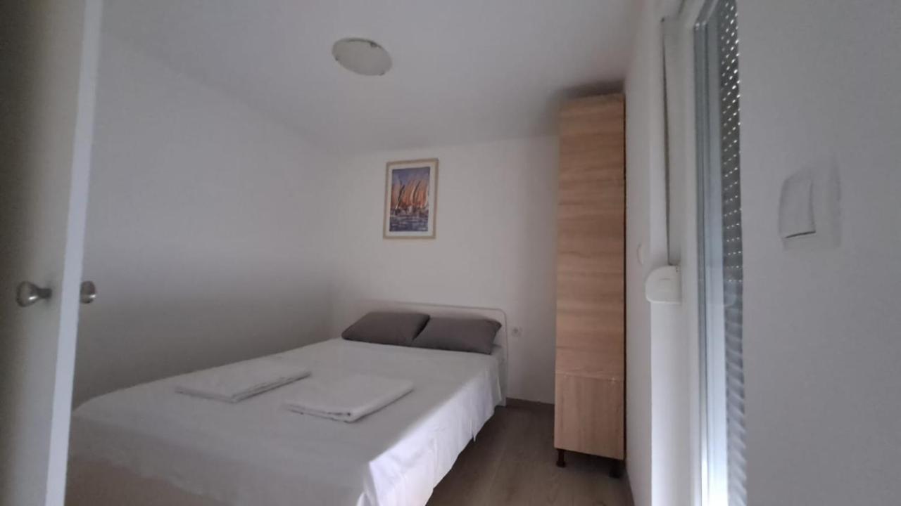 Apartman Novalja Exterior foto